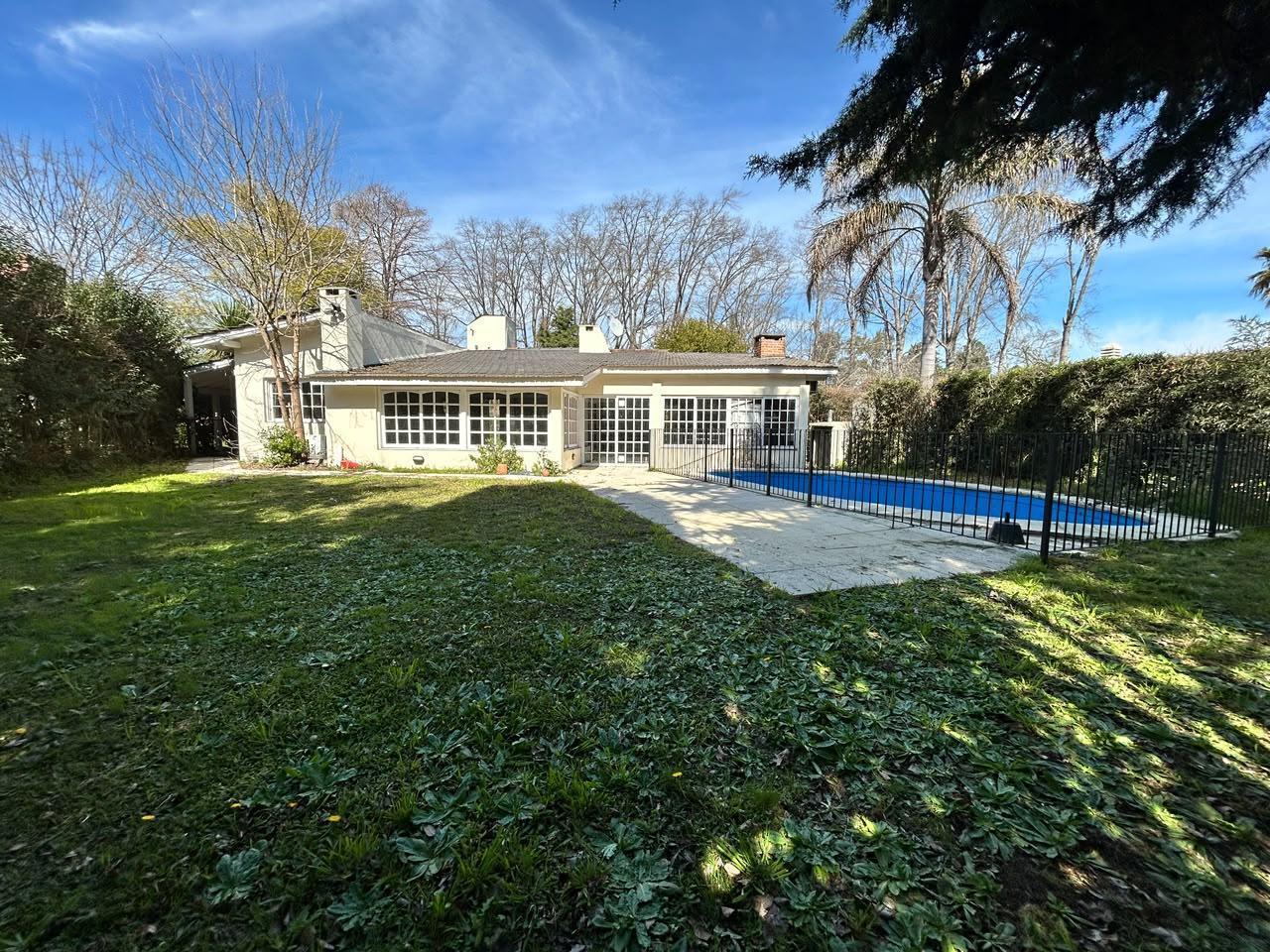 Foto de Venta casa 5 ambientes pileta y parrilla APTA CRÉDITO - Barrio Mapuche, imagen 1