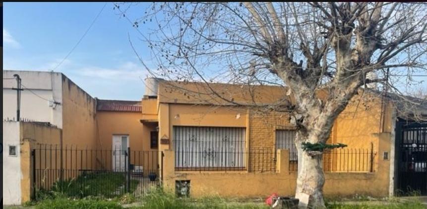 Foto de Venta casa 3 ambientes c/ cochera - Jose C Paz, imagen 1