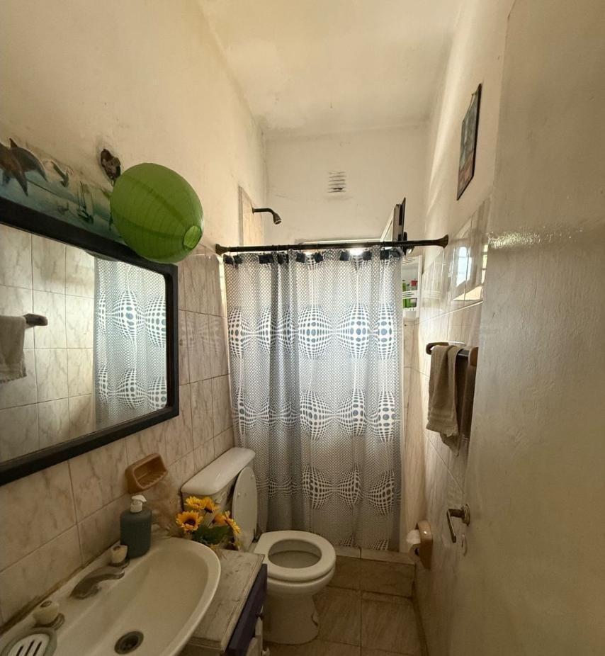 Foto de Venta casa 3 ambientes amplio jardin y quincho - Jose C Paz, imagen 3