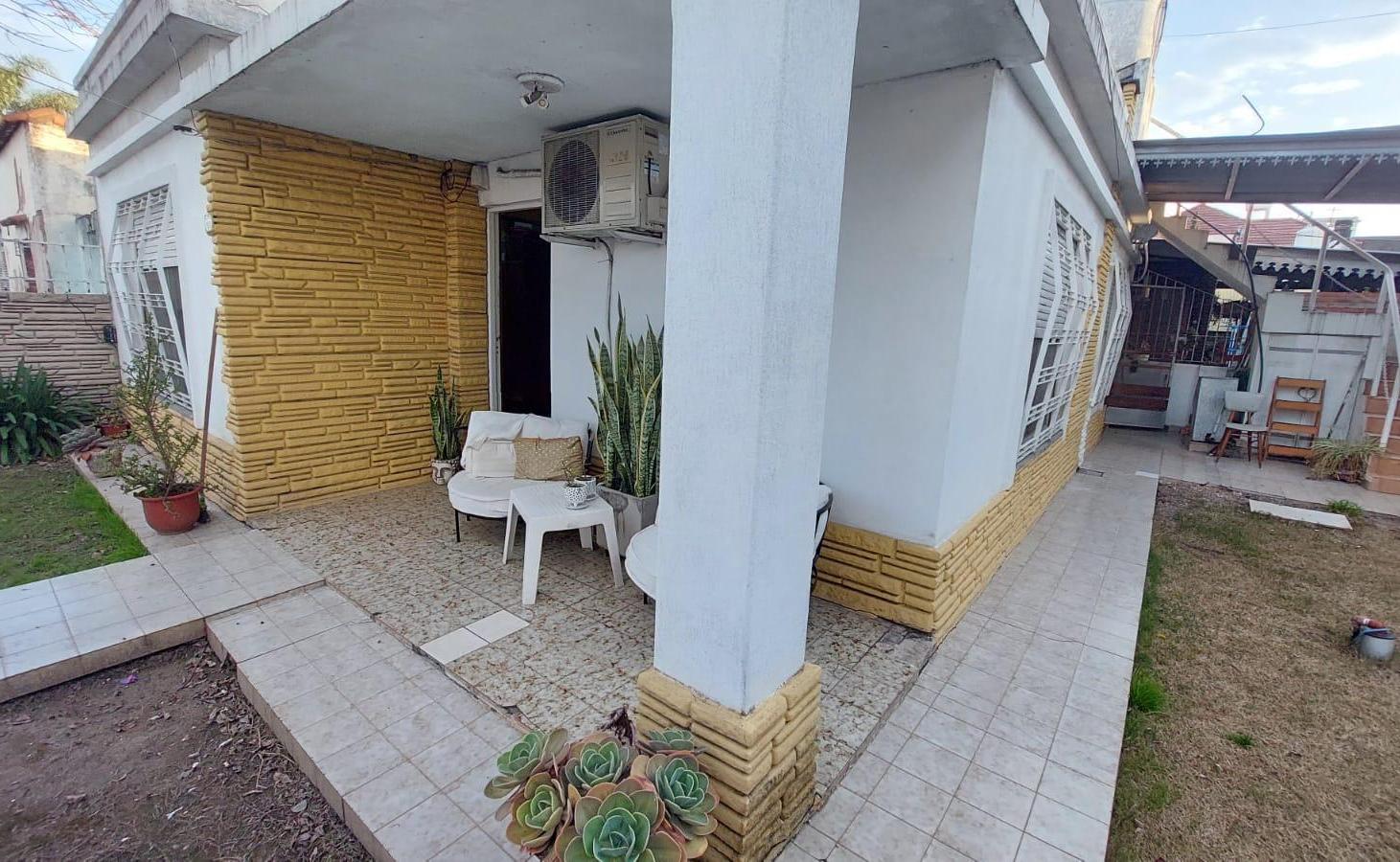 Foto de Venta casa 3 ambientes c/ cochera y parque - Jose C Paz, imagen 5