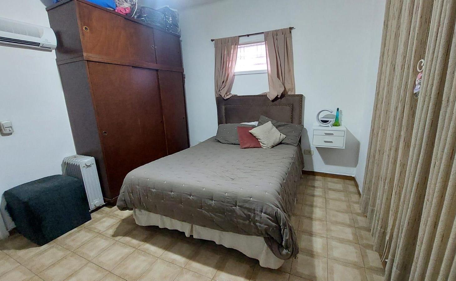 Foto de Venta casa 3 ambientes c/ cochera y parque - Jose C Paz, imagen 3