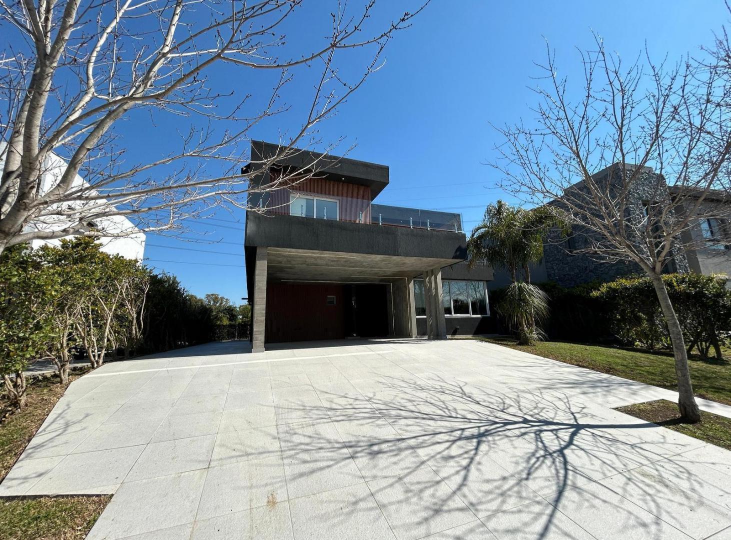 Foto de Venta casa a estrenar 7 ambientes c/ piscina - Barrio Las Tipas, imagen 1