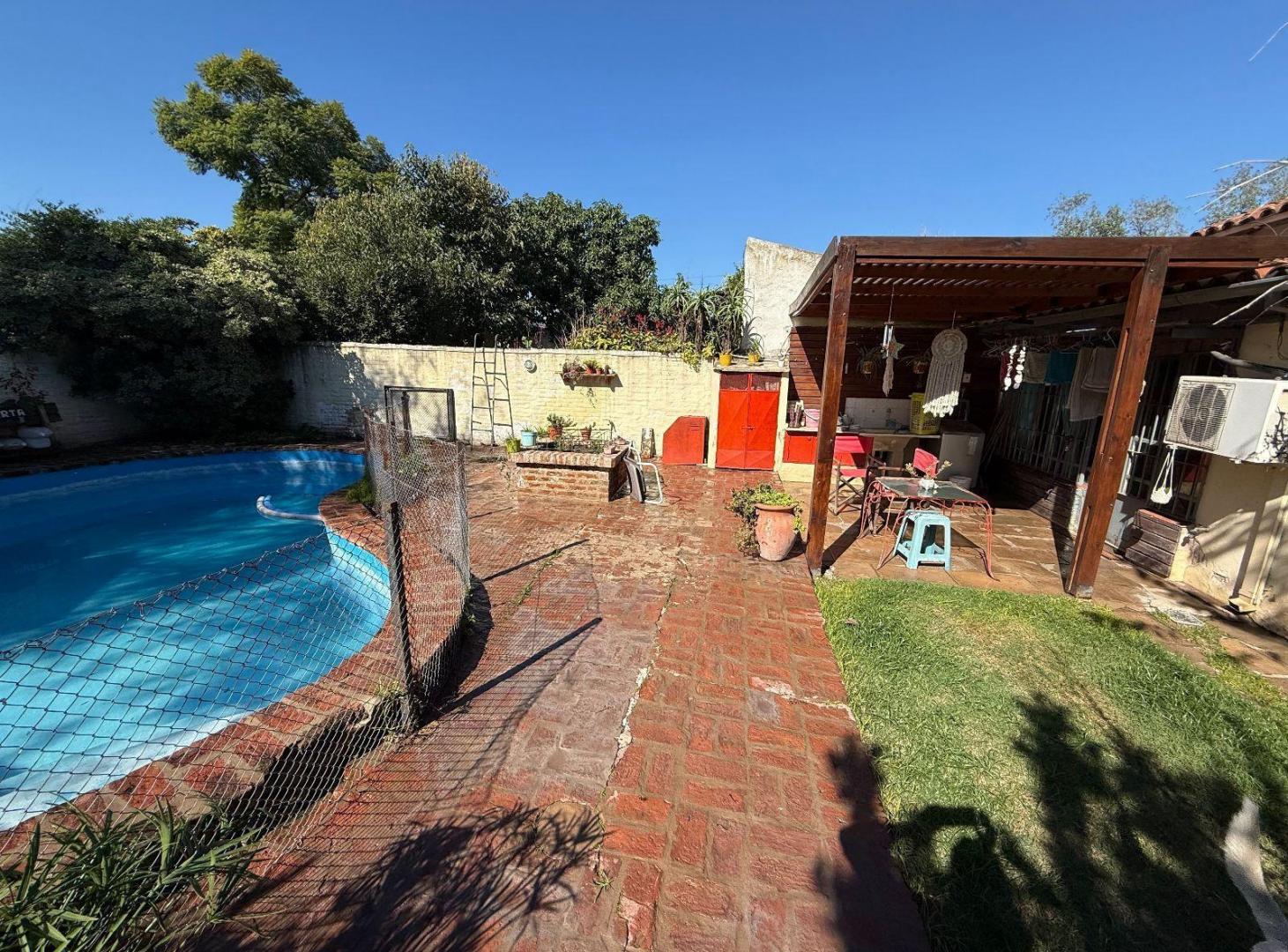 Foto de Venta casa 3 ambientes c/ pileta - Bella Vista, imagen 1