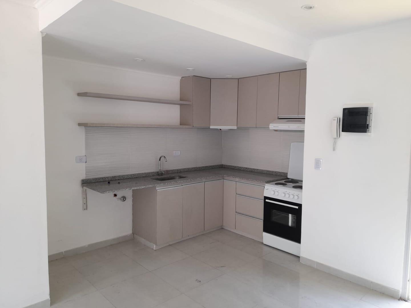 Foto de Alquiler duplex 3 ambientes en complejo c/ cochera y parrilla - Villa, imagen 4