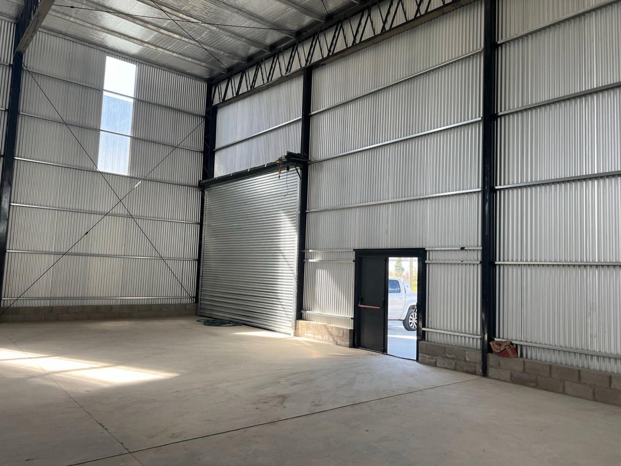Foto de ALQUILER GALPON 500 M2 - PARQUE INDUSTRIAL MORENO, imagen 1