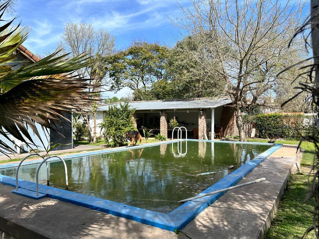 Foto de VENTA CASA QUINTA 5 AMBIENTES CON GALERIA Y PILETA - DERQUI, imagen 1