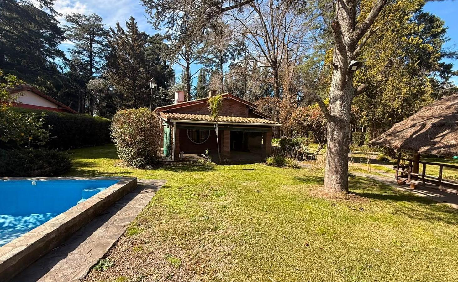 Foto de Venta casa quinta c/ pileta y quincho mas 3 lotes - Derqui , Pilar, imagen 1