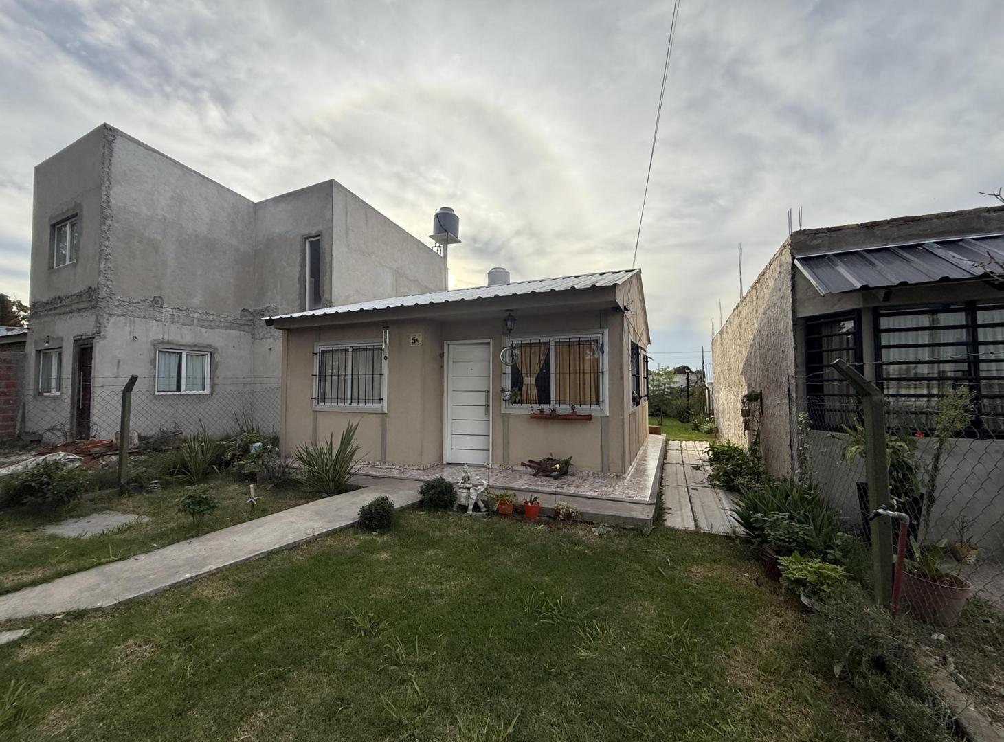 Foto de VENTA CASA 2 AMBIENTES - BARRIO PARQUE - DERQUI, imagen 4