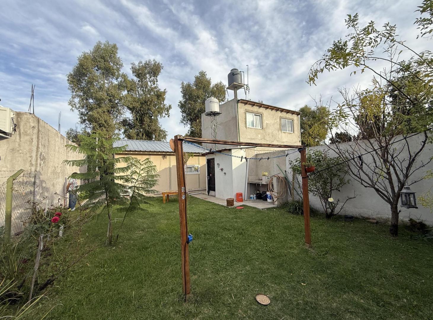 Foto de VENTA CASA 2 AMBIENTES - BARRIO PARQUE - DERQUI, imagen 1