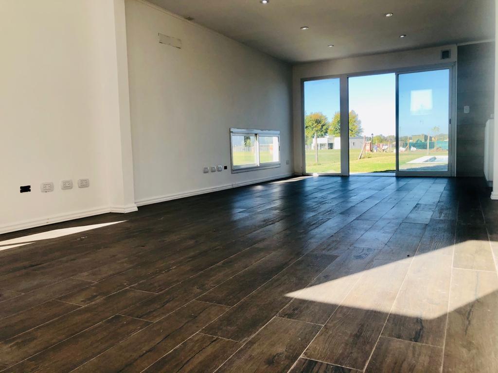 Foto de VENTA CASA 5 AMBIENTES CON PILETA - SANTO TOMAS, imagen 3