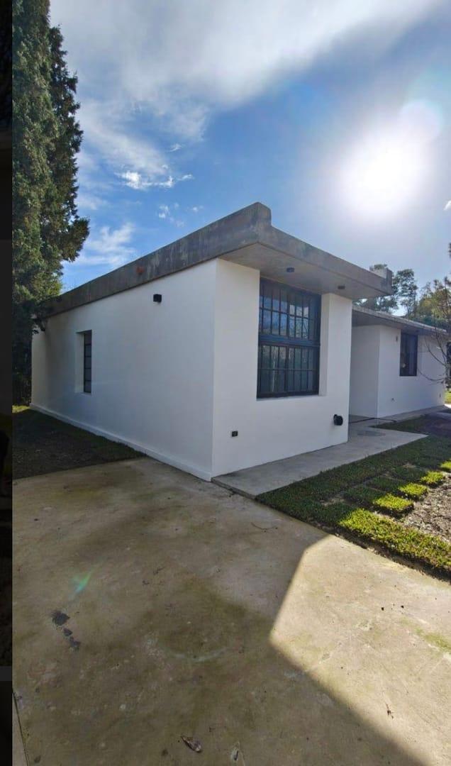Foto de Venta casa 3 ambientes c/ quincho y parrilla -Parque Alvear 1, imagen 1