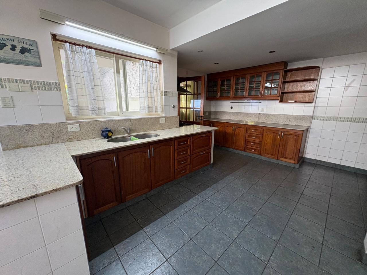 Foto de VENTA CASA 7 AMBIENTES - BELLA VISTA, imagen 3