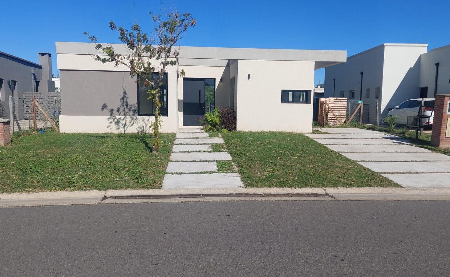 Foto de VENTA CASA 5 AMBIENTES - SANTA EMILIA - PILAR DEL ESTE, imagen 1