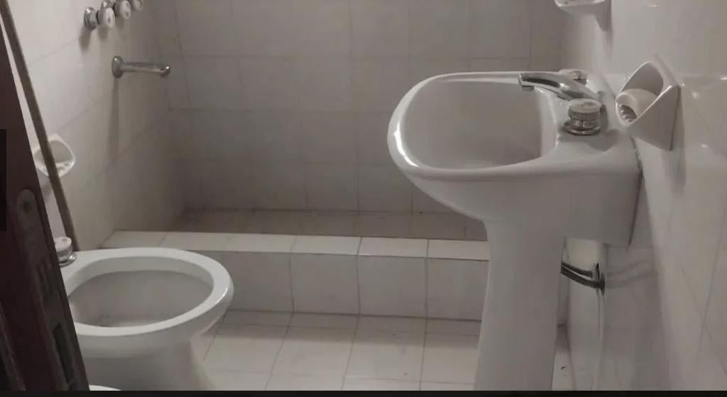 Foto de Venta casa 5 ambientes C/pileta y quincho - Parque Alvear 1, imagen 3