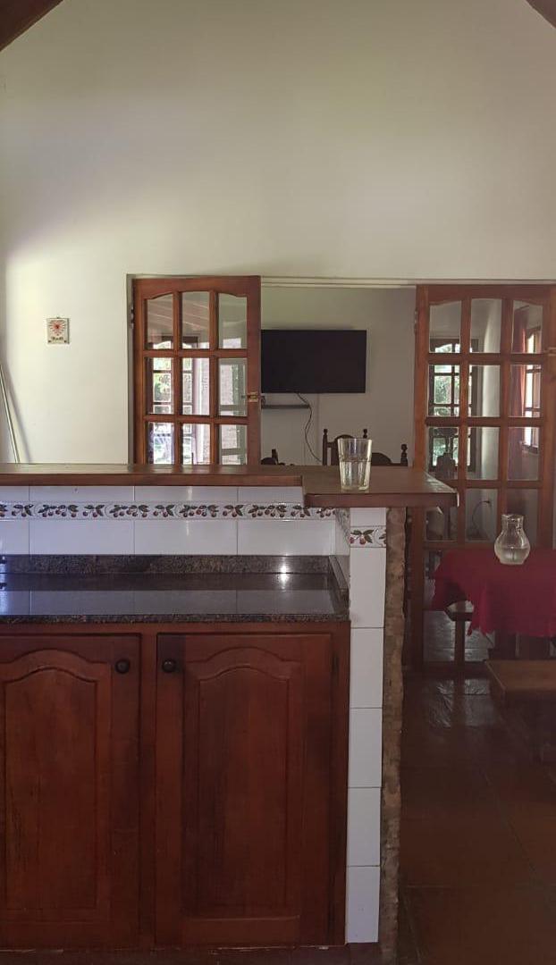 Foto de Venta casa 5 ambientes con galeria y pileta - Barrio Parque Peró, Del, imagen 3