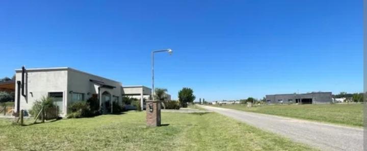 Foto de VENTA lote de 1020,43 mts, Barrio Privado LOS JUNCOS, con todos los, imagen 4