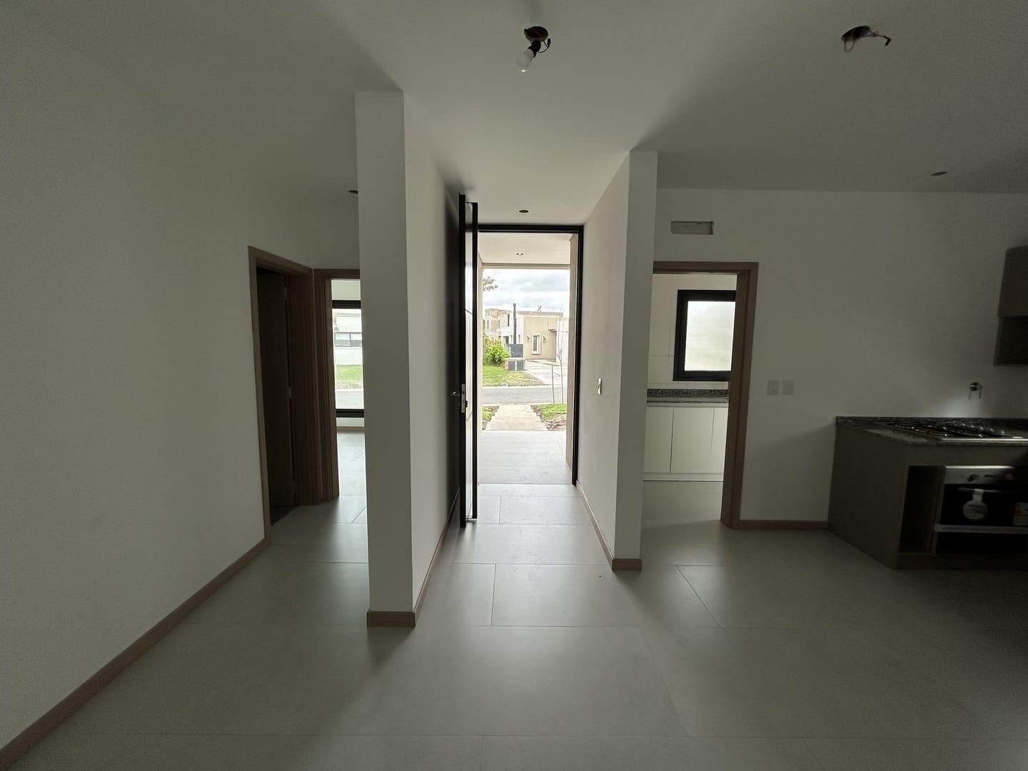 Foto de venta casa 4 ambintes con pileta - Barrio Santo Tomas, Pilar, imagen 4