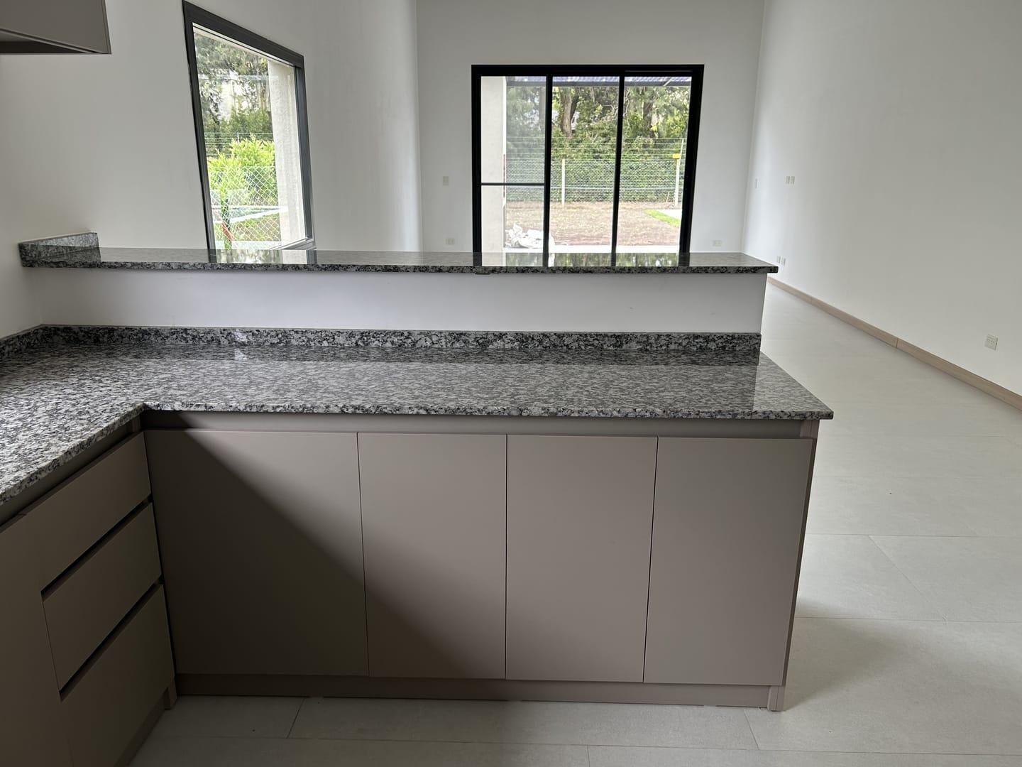 Foto de venta casa 4 ambintes con pileta - Barrio Santo Tomas, Pilar, imagen 5