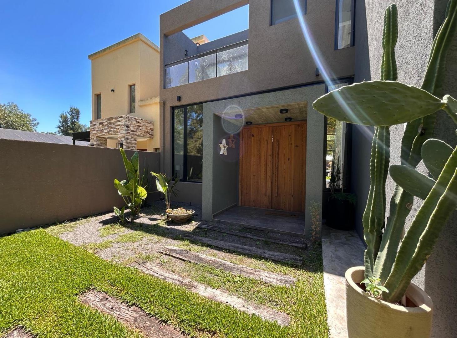 Foto de Venta casa 4 ambientes con pileta APTA CREDITO - Barrio Parque Pero, imagen 5