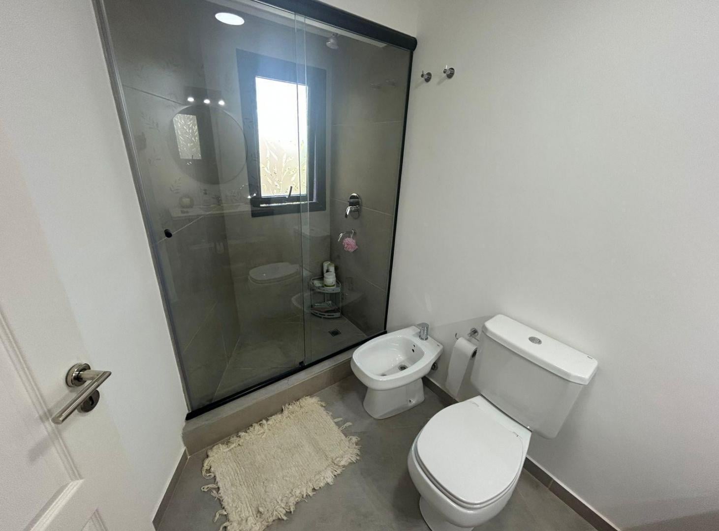 Foto de Venta monoambiente amoblado con terraza balcón y cochera - zug verdi, imagen 4