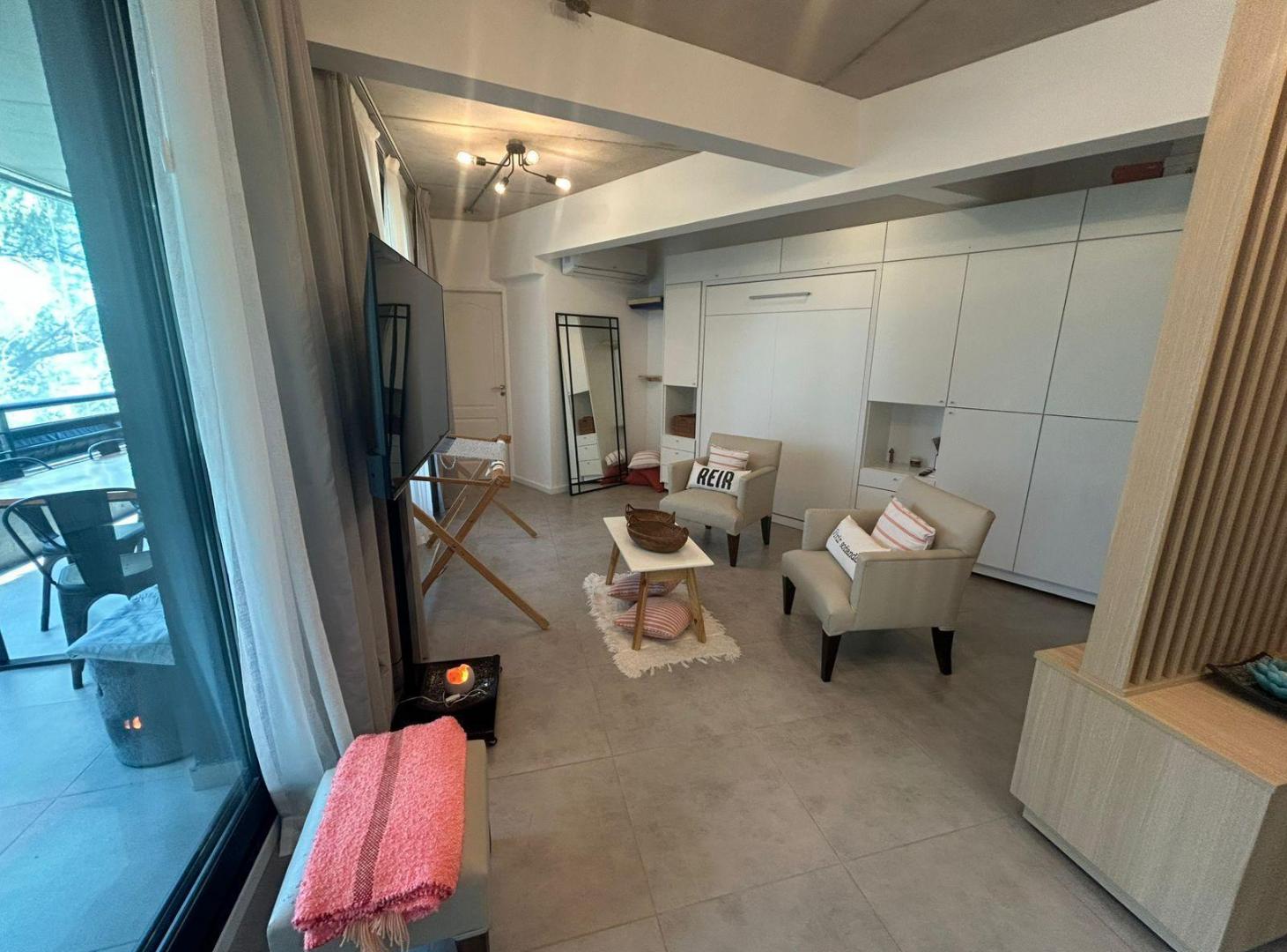 Foto de Venta monoambiente amoblado con terraza balcón y cochera - zug verdi, imagen 1
