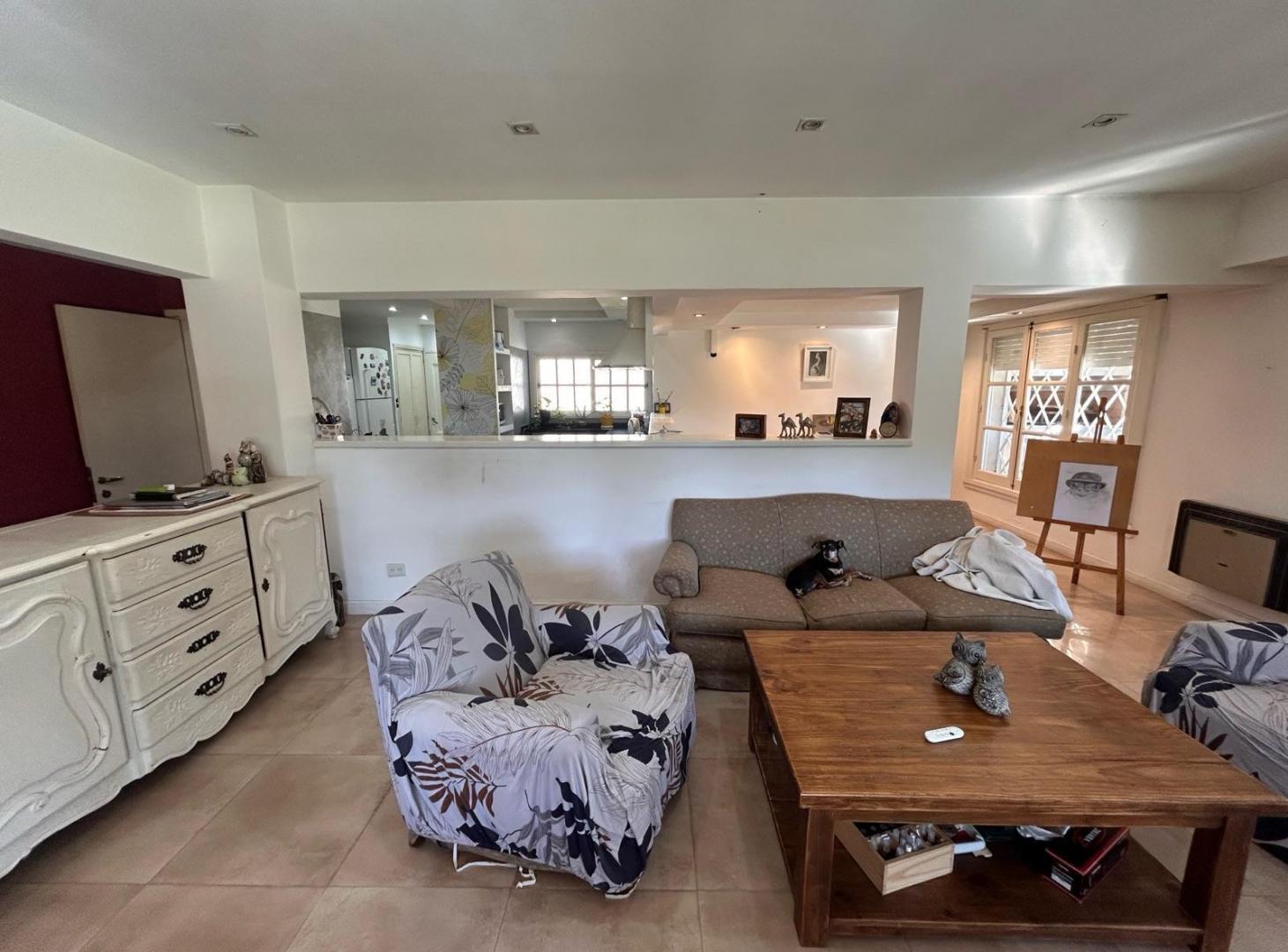 Foto de VENTA CASA 5 AMBIENTES CON PILETA ZONA COMERCIAL - FRANCISCO ALVAREZ, imagen 5