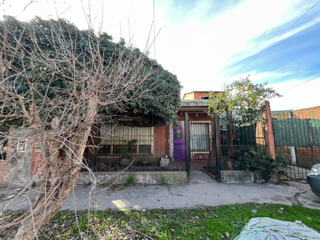 Foto de Venta casa 3 ambientes a reciclar - Malvinas Argentinas, imagen 1