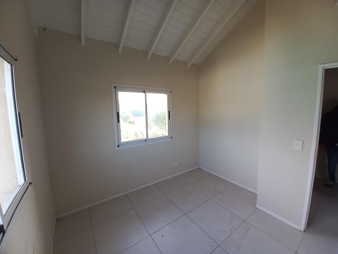 Foto de VENTA CASA 3 AMBIENTES CON COCHERA Y PILETA - BARRIO ALAMOS DE YEI PORA, imagen 5