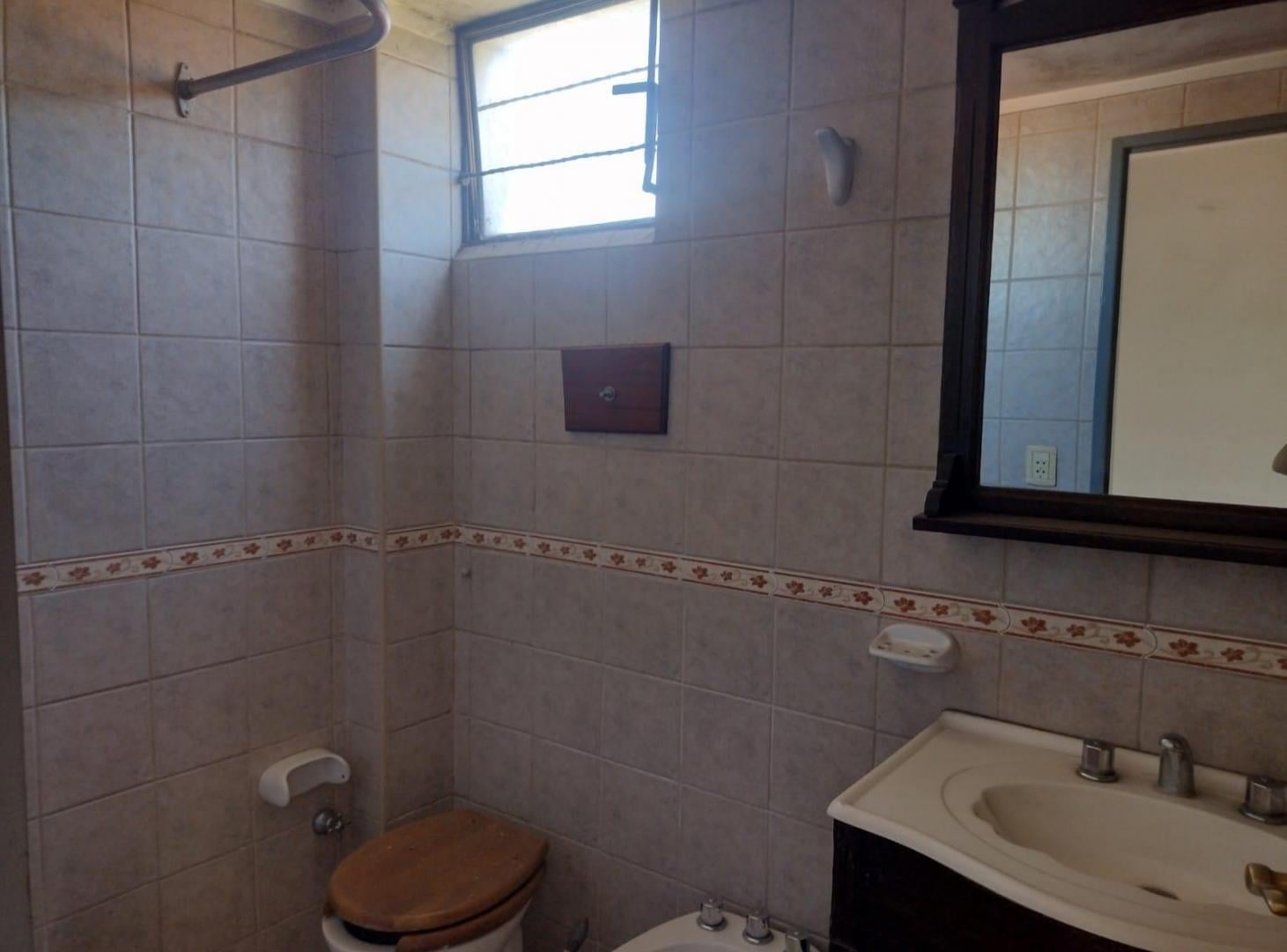 Foto de VENTA PROPIEDAD MULTIFUNCIONAL - LOCAL DEPTO CASA - ITUZAINGO, imagen 3