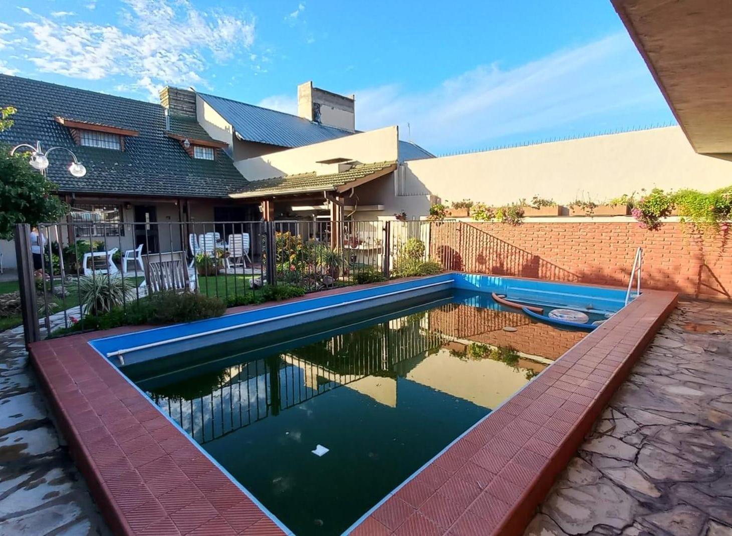 Foto de VENTA CASA DOBLE 8 AMB CON PILETA - JOSE C PAZ, imagen 4