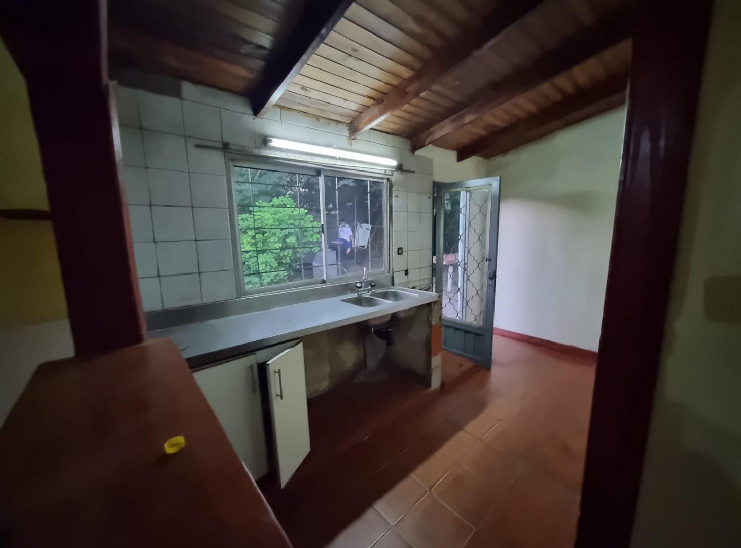 Foto de VENTA 2 CASAS DE 3 AMBIENTES MAS LOCAL - MARIANO ACOSTA , MERLO, imagen 4