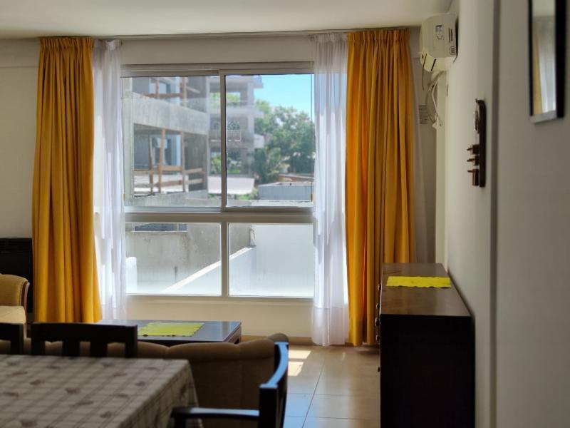 Departamento de 1 Dormitorio con Cochera, Amplio y Luminoso 2