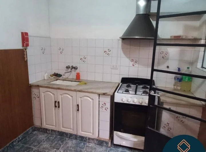 55 y 14 - Alquilamos Departamento en Planta Baja Interno 2 dormitorios 4