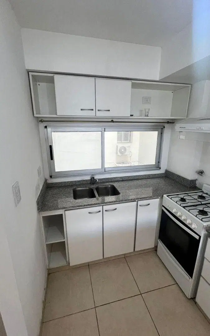 VENTA MONO PISCINA, PARRILLA, SUM PZA BELGRANO LA PLATA 3