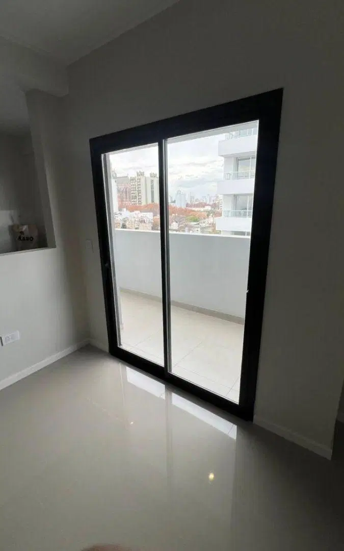ALQUILER SEMIPISO ESTRENAR 1 DORM BALCÓN PLAZA MALVINAS 3