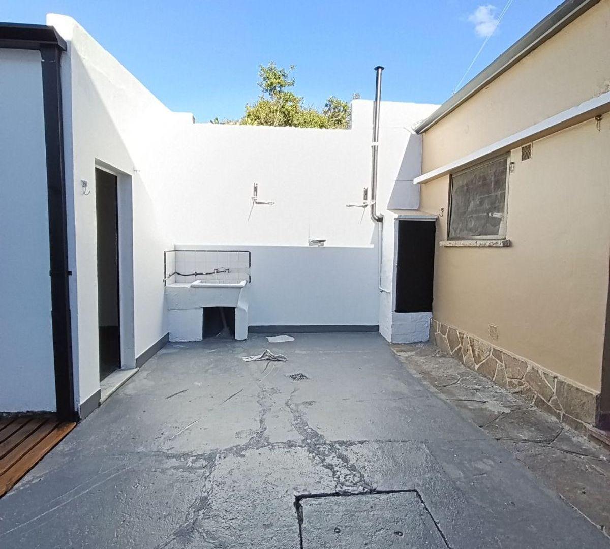 Foto de PH en alquiler 1 dormitorio con patio, parrilla y deck – Tolosa, imagen 3