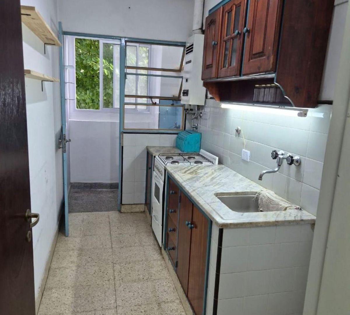 Foto de Departamento 1 dormitorio en primer piso por escalera, a pasos de Plaza, imagen 3