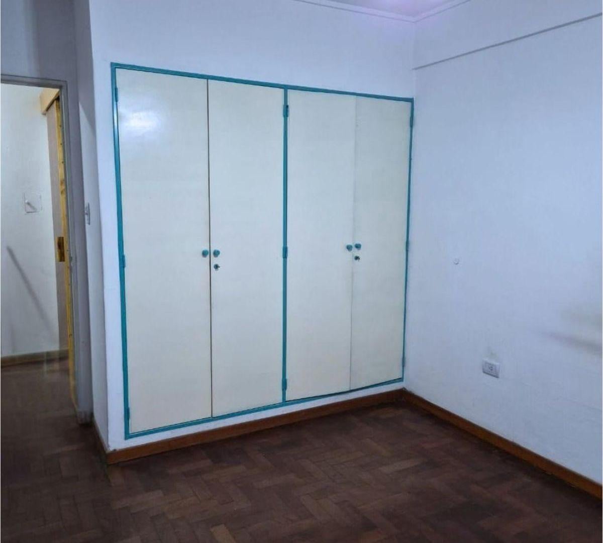 Foto de Departamento 1 dormitorio en primer piso por escalera, a pasos de Plaza, imagen 2
