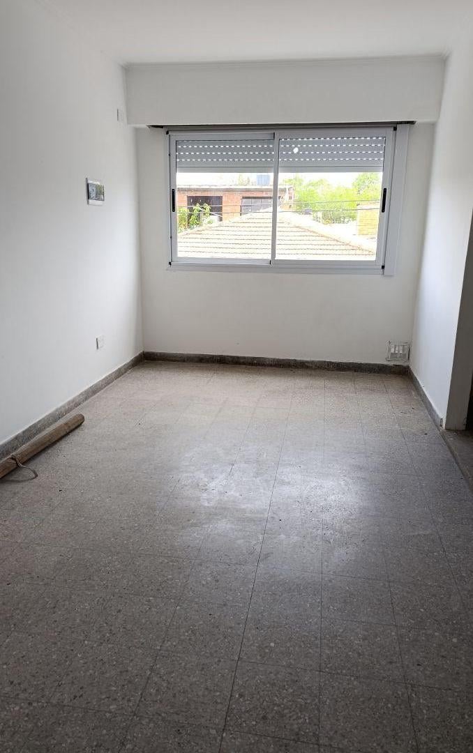 Foto de Departamento 1 dormitorio en 1er piso por escalera, imagen 1