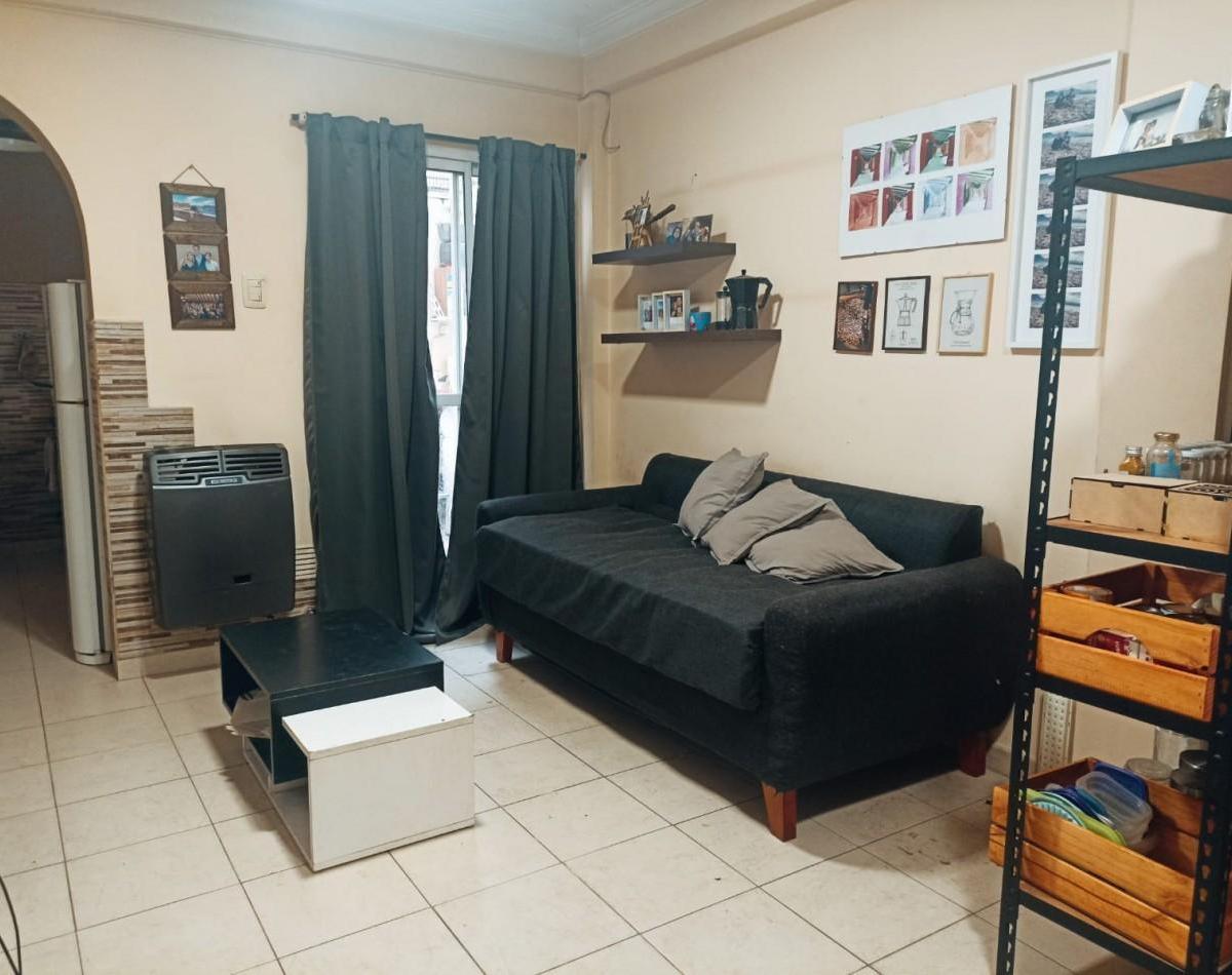 Venta Departamento 2 Ambientes con Cochera y Patio 1