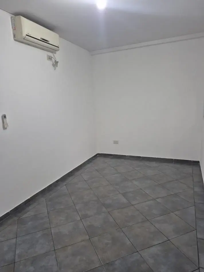 ALQUILER- Amplio Departamento 2 ambientes con cochera 4