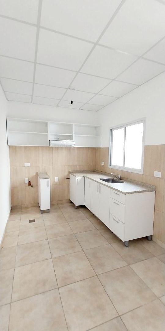 Alquiler. MONTE VERA. 2 dor. + Cochera - DUPLEX