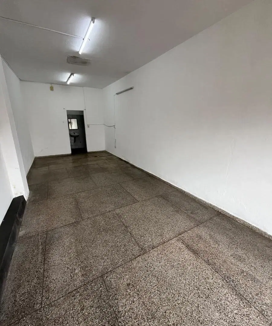 Local para alquiler comercial- Mendoza al 7900, Rosario- 35 M2, con vidriera. 4