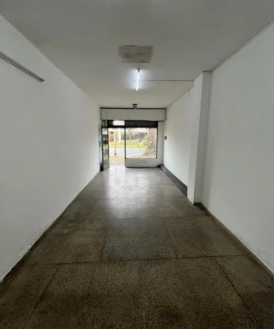 Local para alquiler comercial- Mendoza al 7900, Rosario- 35 M2, con vidriera. 1