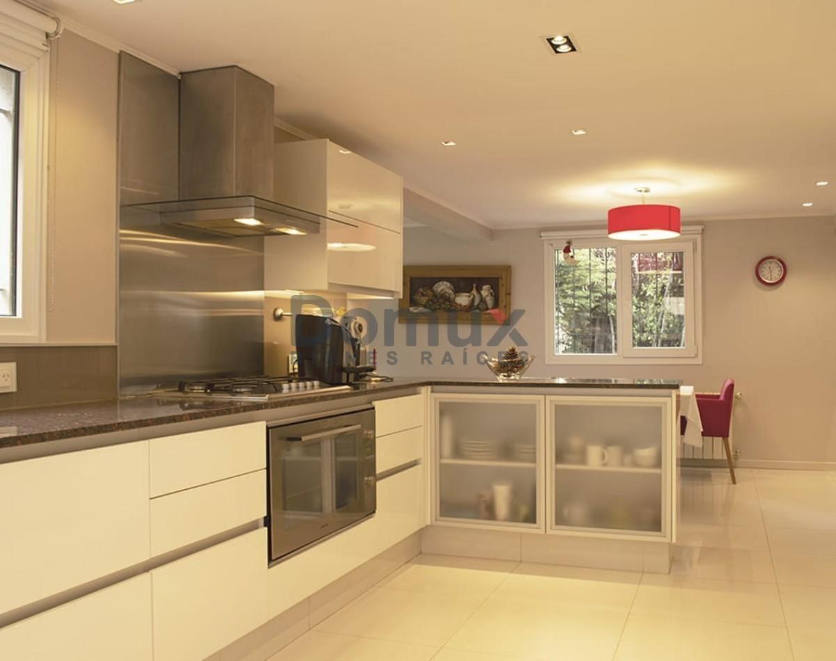 Destacada Propiedad en Barrio Melipal 250 m² 4