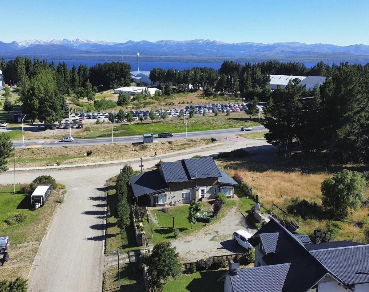 Complejo de 4 Cabañas Tipo Duplex - Entrepinos - Bariloche 3