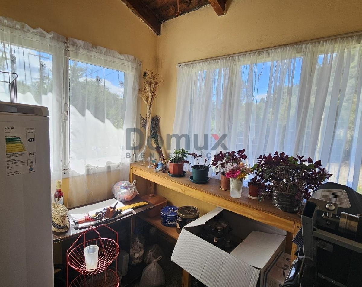 Amplio Lote con Casa 5