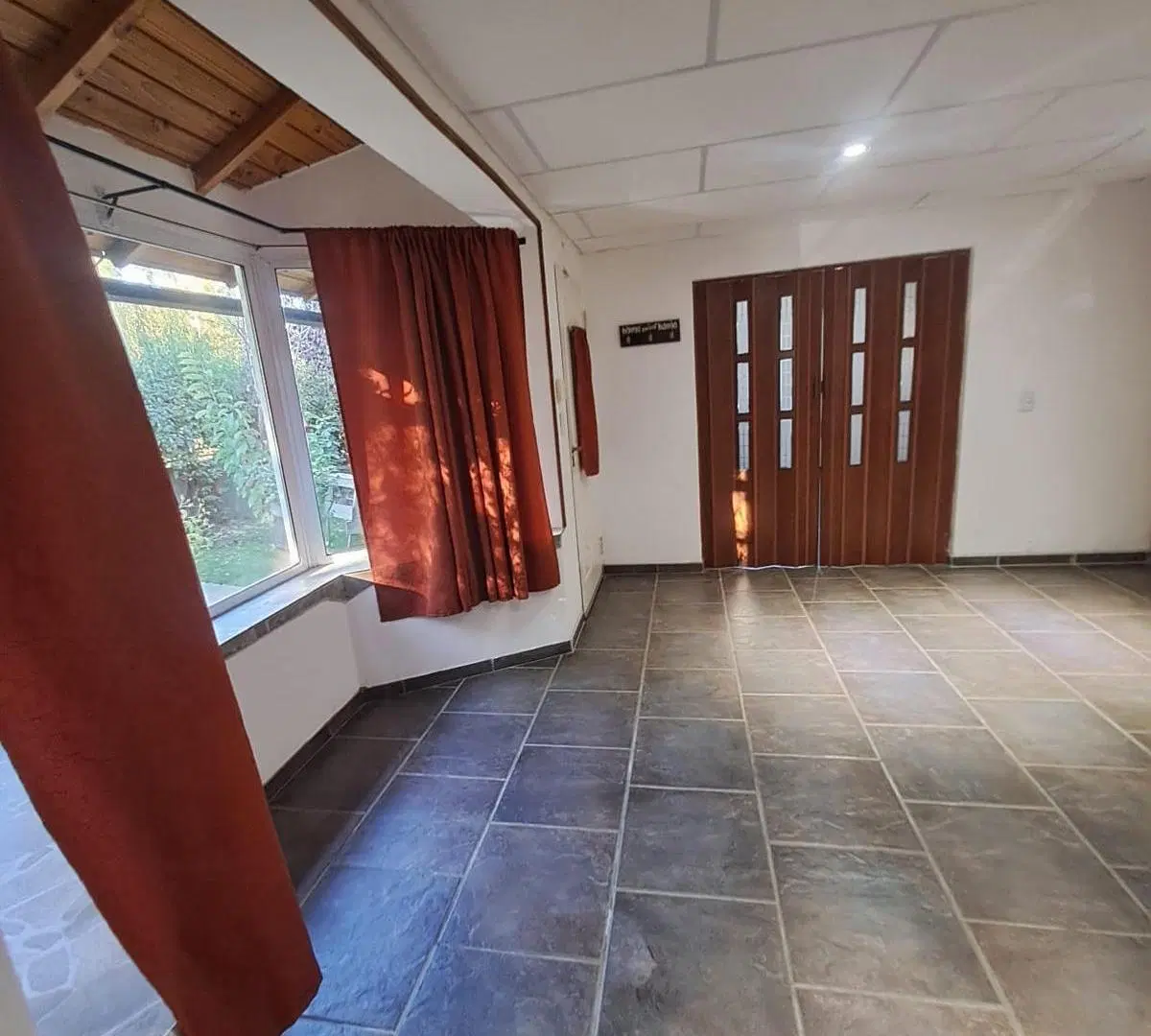 Alquiler, casa 4 ambientes en Barrio las Victorias 2