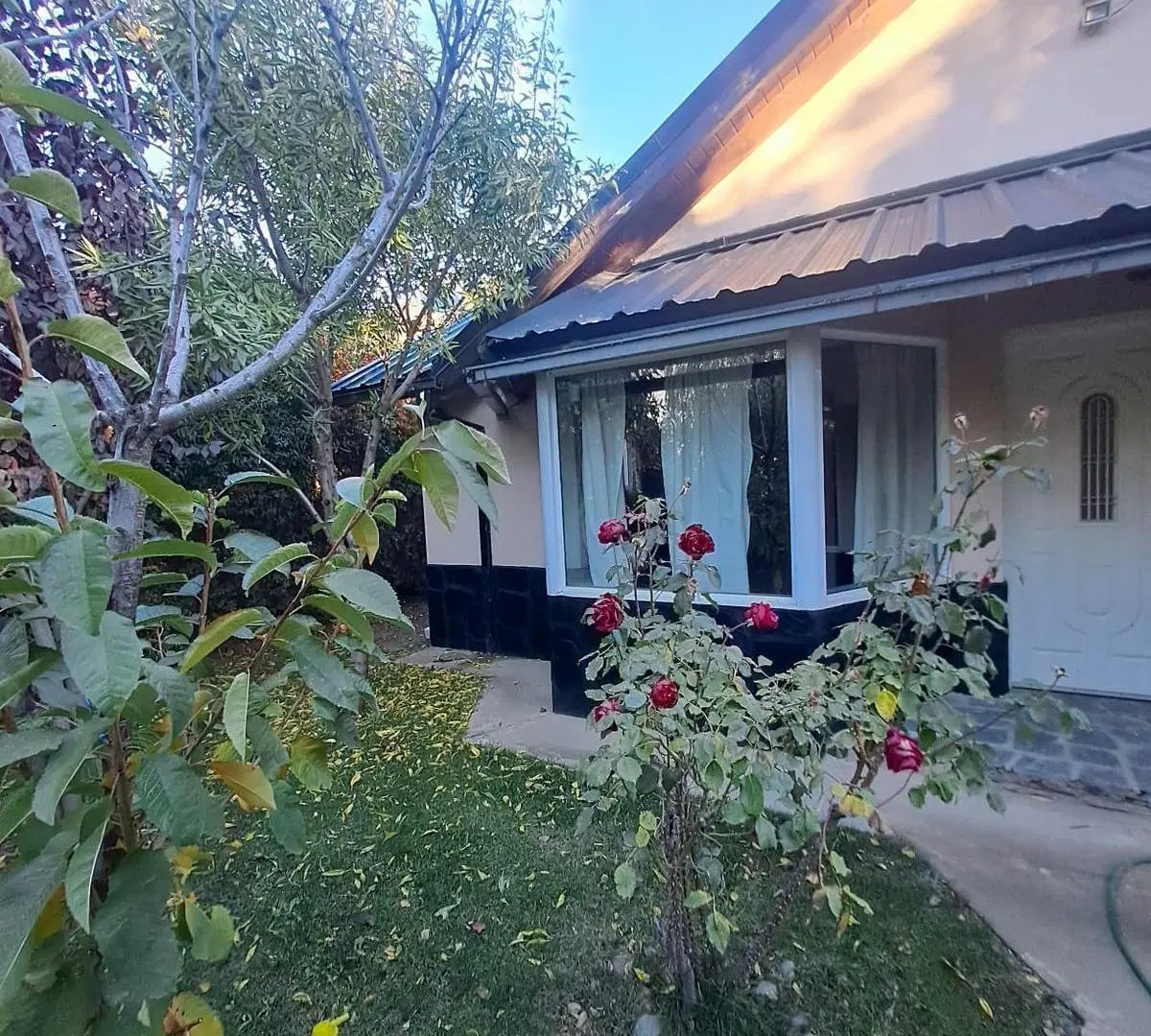 Alquiler, casa 4 ambientes en Barrio las Victorias 3