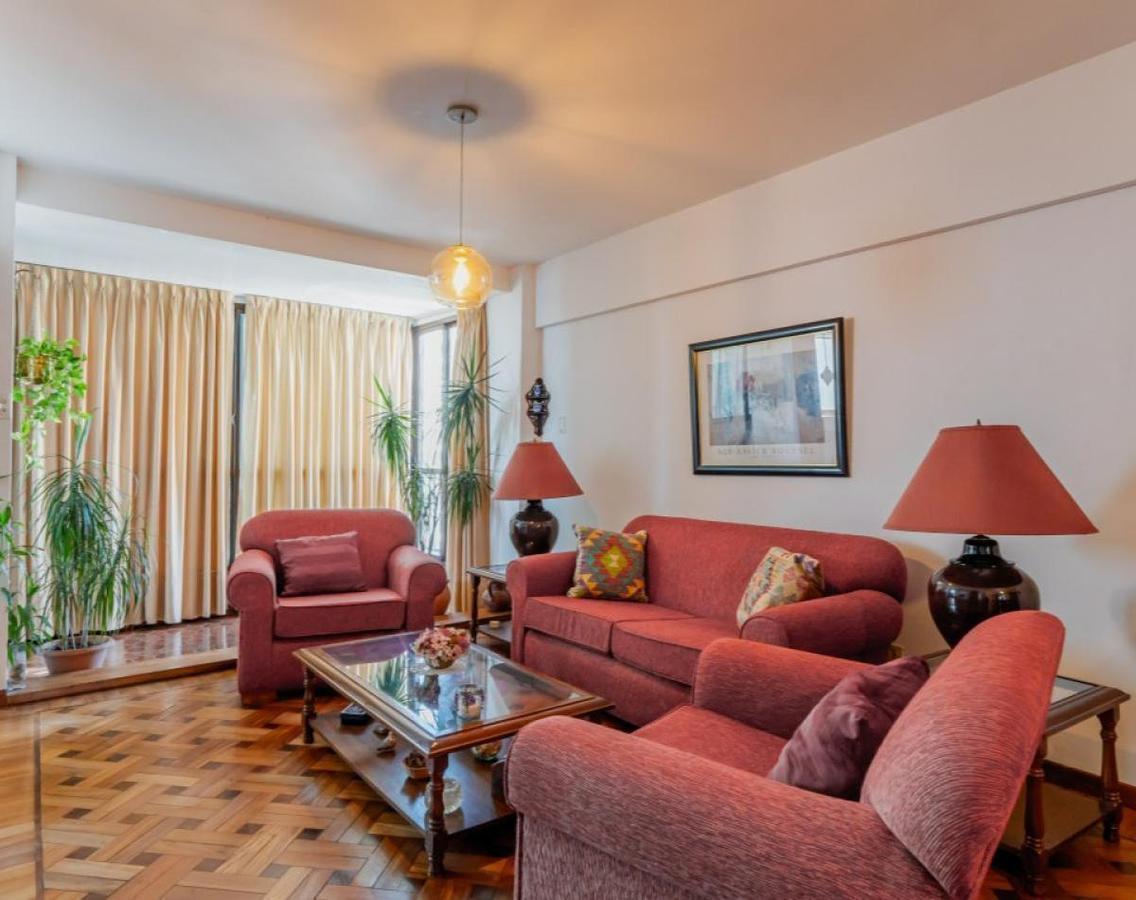 VENTA I Piso exclusivo tres dormitorios con quincho propio.